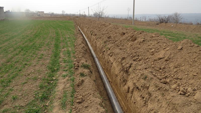 农田灌溉管施工现场